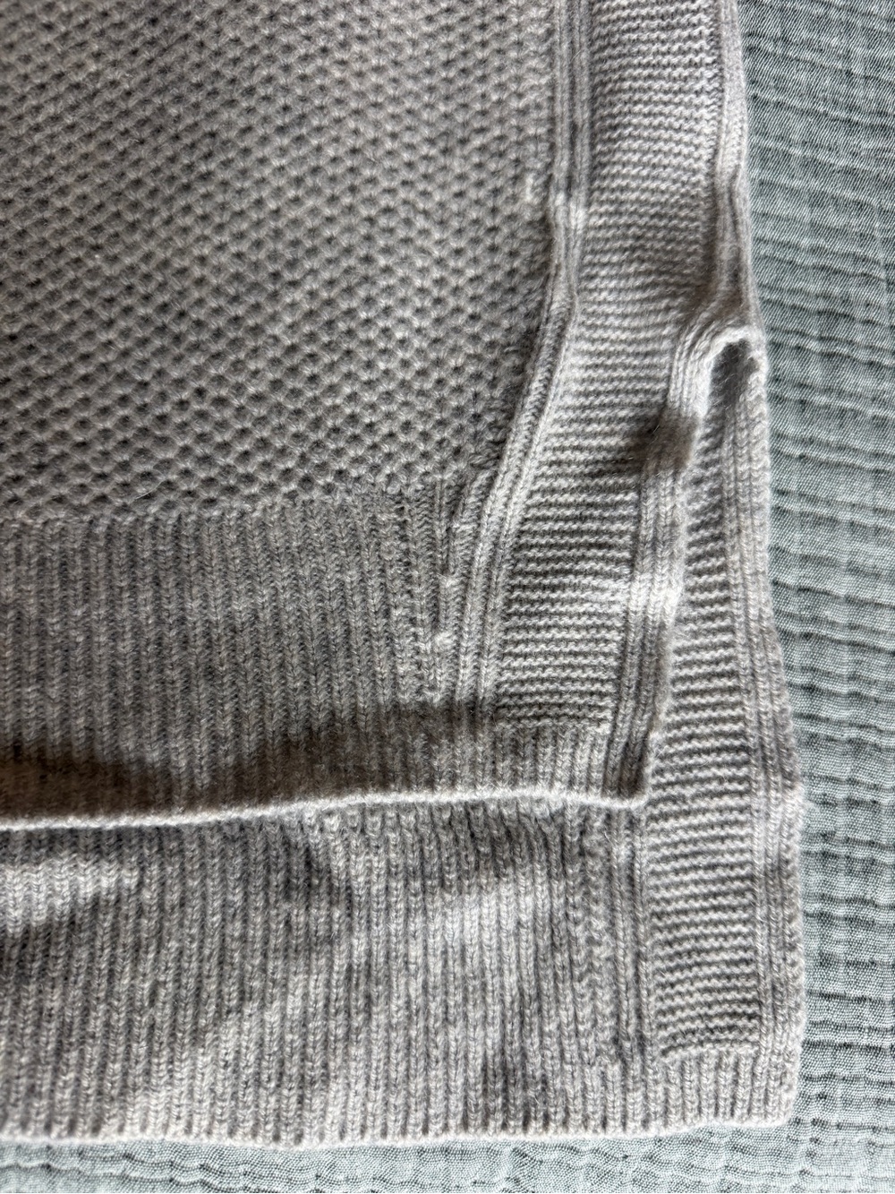 Club Monaco Light Gray Cashmere Crewneck Sweater - Picture 3 of 6